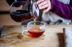 Wort & Bild Verlag - Gesundheitsmeldungen: Tee-Tipps: Was Sie über den Seelenwärmer wissen sollten / Ob zum Aufwärmen, Genießen oder Gesundwerden: Gerade in der kalten Jahreszeit tut Tee einfach gut