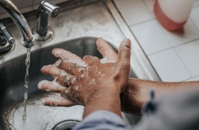 Clark Germany GmbH: Neue Studie: Frauen und Ältere haben besseres Hygieneverhalten als Männer und Jüngere