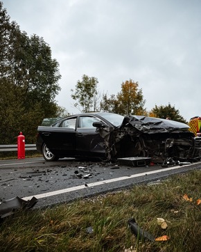 FW-DT: Verkehrsunfall auf der Hornschen Straße - Glück im Unglück für zwei Fahrer
