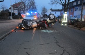 Feuerwehr Mülheim an der Ruhr: FW-MH: Verkehrsunfall