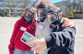 FW-M: Girlsday bei der Feuerwehr München (Stadtgebiet)