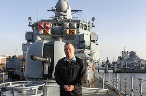 Presse- und Informationszentrum Marine: "Alte Lady" neu besetzt: Kommandowechsel auf der Fregatte "Lübeck"