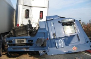 Polizeiinspektion Harburg: POL-WL: Lkw-Fahrer mit Schutzengel +++ Unfall mit hohem Sachschaden