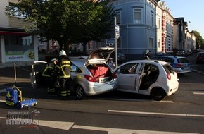 Feuerwehr Iserlohn: FW-MK: Verkehrsunfall, zwei Verletzte