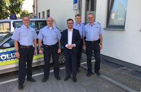 Kreispolizeibehörde Unna: POL-UN: Schwerte - Bürgermeister Axourgos besucht Polizeiwache Schwerte
- Erster Austausch mit Polizei