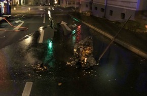 Polizei Mettmann: POL-ME: Mülltonnenbrand - die Polizei ermittelt - Velbert - 2111083