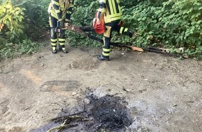Feuerwehr Bochum: FW-BO: Rauchentwicklung an der Ruhr in Dahlhausen gemeldet. Kleines Lagerfeuer durch Feuerwehr abgel&ouml;scht