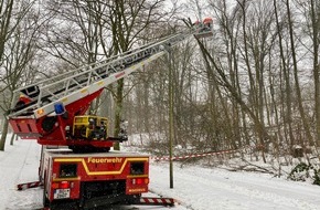 Feuerwehr Bochum: FW-BO: Wintereinbruch durch Eissturm Tristan - 1. Update (17.00 Uhr)