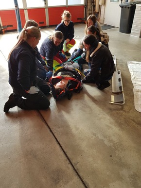 FW-Erkrath: Girlsday bei der Feuerwehr Erkrath