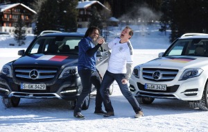 Mercedes-Benz AG: Mercedes-Benz Driving Experience mit Andreas Möller und Christian Karembeu vor dem Länderspiel Frankreich gegen Deutschland / Heißes Duell auf Schnee und Eis: Deutschland besiegt Frankreich