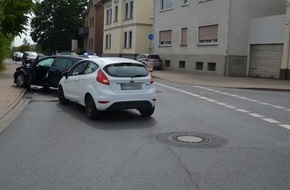 Kreispolizeibehörde Herford: POL-HF: Verkehrsunfall mit Personenschaden -
Vorfahrt nicht beachtet