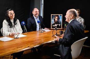 RPR1: Bundeskanzler Scholz: „Sechs rauf, sechs runter, schon sind wir vorne!“ SPD-Spitzenkandidat Olaf Scholz im Interview mit RPR1.