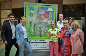ALEXA Shoppingcenter: 3.200 Berliner Kinder pflanzen ihre Zukunft auf Papier / Gewinnerin des Plakatwettbewerbs bei großer Preisverleihung gekürt