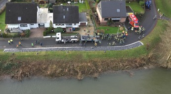 Freiwillige Feuerwehr der Stadt Lohmar: FW-Lohmar: Über 110 Einsatzkräfte im Einsatz zur Dammsicherung