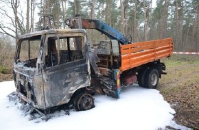 Polizeiinspektion Nienburg / Schaumburg: POL-NI: Entwendeter LKW ausgebrannt aufgefunden - 12 Kompletträdersätze fehlen weiterhin