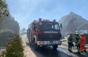 Kreisfeuerwehrverband Pinneberg: FW-PI: Ellerbek: Komplizierter Schuppenbrand - Einfamilienhaus gehalten