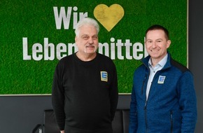 Edeka Südwest: Presse-Information: Mitarbeiter für 40 Jahre Betriebszugehörigkeit geehrt