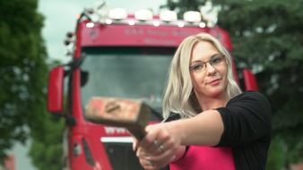 Kabel Eins: 47, 48, 49, fünfzig! Und weiter geht's auf Tour! Die "Trucker Babes" feiern Jubiläum - am Sonntag, 14. Februar 2021, 20:15 Uhr bei Kabel Eins