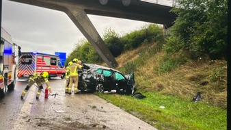 Autobahnpolizeiinspektion: API-TH: Mehrfacher &Uuml;berschlag nach einsetzendem Starkregen