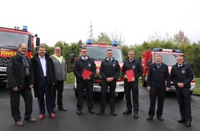 Feuerwehr VG Asbach: FW VG Asbach: Einsatzfahrzeug und Anbau in Windhagen eingesegnet und übergeben