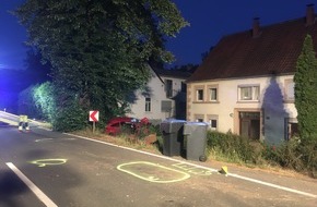 Freiwillige Feuerwehr Lage: FW Lage: Verkehrsunfall mit eingeklemmter Person - 04.07.2019 - 03:08 Uhr