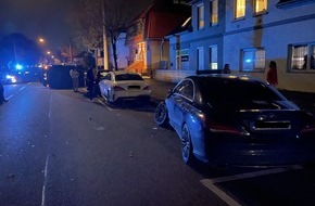 Polizeiinspektion Wilhelmshaven/Friesland: POL-WHV: 17-Jähriger fährt mit Pkw gegen drei parkende Pkw und verursacht hohen Sachschaden