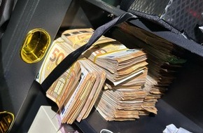 Hauptzollamt K&ouml;ln: HZA-K: 560 Einsatzkr&auml;fte durchsuchen Transportfirmen in 6 Bundesl&auml;ndern, Spezialeinheiten im Einsatz, AK-47 und Handfeuerwaffen sichergestellt, sechs Haftbefehle vollstreckt, Schadensbetrag von rund 34 Mio.