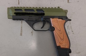 Bundespolizeidirektion Sankt Augustin: BPOL NRW: Bundespolizei stellt Anscheinswaffe im Dortmunder Hauptbahnhof sicher