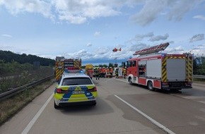 Polizeiinspektion Hildesheim: POL-HI: Verkehrsunfall mit drei beteiligten Fahrzeugen und einer leicht und schwer verletzten Person