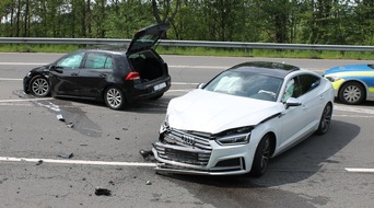 Kreispolizeibehörde Olpe: POL-OE: Zwei Verletzt bei Verkehrsunfall