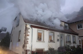 Polizeidirektion Kaiserslautern: POL-PDKL: Wohnhausbrand mit hohem Sachschaden