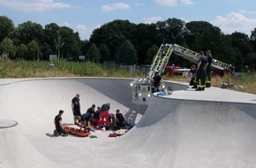 Feuerwehr Dortmund: FW-DO: Patientenrettung aus Skatepool