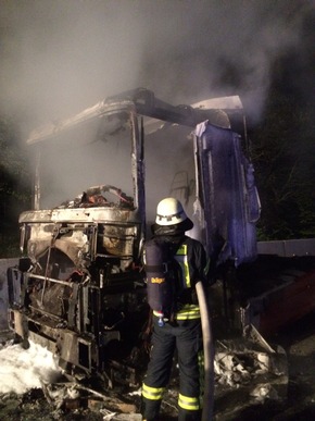 FW-ME: LKW-Brand auf der Autobahn