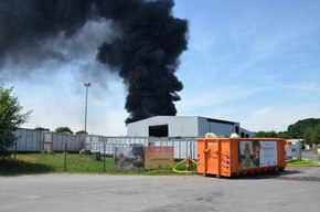 POL-STD: Großfeuer im Stader Recycling Zentrum