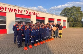 Feuerwehr Xanten: FW Xanten: Mit kleinen Münzen viel bewegen: Jugendfeuerwehr Xanten freut sich über Spende