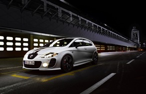 SEAT Deutschland GmbH: Leon "Copa Edition" gewinnt Leserwahl der Zeitschrift "Powercar" / 285 PS starker SEAT Leon Copa Edition räumt souverän ab