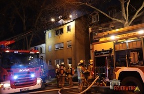 Freiwillige Feuerwehr Frankenthal: FW Frankenthal: Brand zerstört Wohnung und Dachstuhl