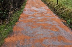 Feuerwehr Sprockhövel: FW-EN: Ölspur durch abgerissene Ölwanne