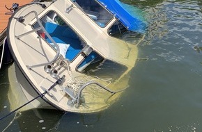 Hessisches Polizeipräsidium Einsatz: POL-HPE: Sportboot an Steganlage im Schiersteiner Hafen gesunken