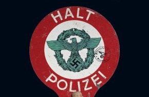 Polizeiinspektion Hameln-Pyrmont/Holzminden: POL-HM: Polizeiinspektion präsentiert Ausstellung "Ordnung und Vernichtung - die Polizei im NS-Staat"
