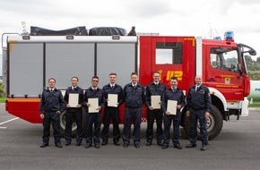 Feuerwehr Iserlohn: FW-MK: Grundausbildungslehrgang absolviert erfolgreich die Laufbahnprüfung