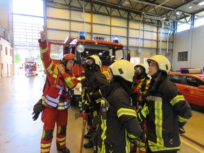 FW-Heiligenhaus: Feuerwehr Heiligenhaus absolviert Übungen am Institut der Feuerwehr NRW (Meldung 16/2018)