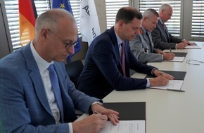 Operatives Führungskommando der Bundeswehr: Drehscheibe Deutschland: Bundeswehr schließt neue Vereinbarung für Militärschwertransporte mit der Autobahn GmbH