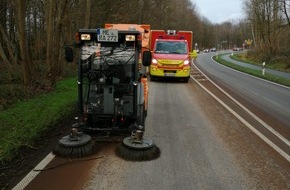 Feuerwehr Ratingen: FW Ratingen: Große Ölspur fordert die Feuerwehr