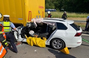 Feuerwehr Iserlohn: FW-MK: Schwerer Verkehrsunfall auf der BAB 46