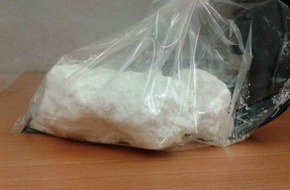 Zollfahndungsamt Essen: ZOLL-E: Zollfahndung Essen:Amphetaminküche ausgehoben 
-3 Festnahmen,ca.750 g Amphetamin,ca. 1/2 l Amphetaminöl,ca. 750 g Marihuana , 79 Ecstasy-Tabletten, 31 LSD Trips,über 4.000 Euro Bargeld beschlagnahmt