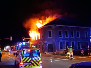 FW LK Neunkirchen: Brand eines leerstehenden Hotel-Restaurants in der Hauptstraße