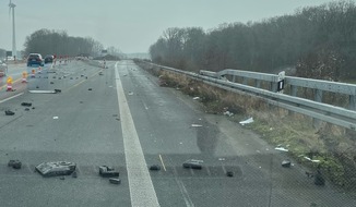 Polizei M&uuml;nster: POL-MS: Unfall auf der A1 - Alkoholisierter LKW-Fahrer kollidiert mit Warnbaken