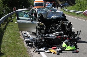 Polizeidirektion Neustadt/Weinstraße: POL-PDNW: Motorradfahrer tödlich verunglückt