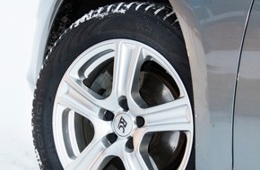 Nokian Tyres: Nokian-Winterreifen ist der Testsieger mit "Sehr empfehlenswert" im Winterreifen-Test 2011 von "sport auto" / Bestes Ergebnis auf Schnee mit 99 von 100 Punkten (mit Bild)